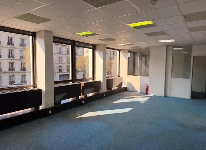 Office in Saint-Cloud for lease Interior Photo- Image 1 of 6