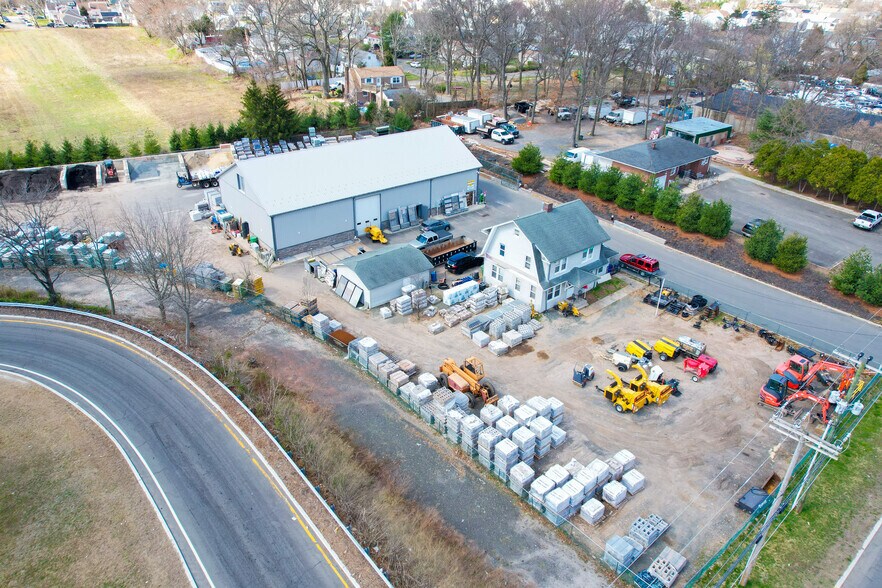2069 Highway 35, South Amboy, NJ à louer - Photo du bâtiment - Image 1 de 16