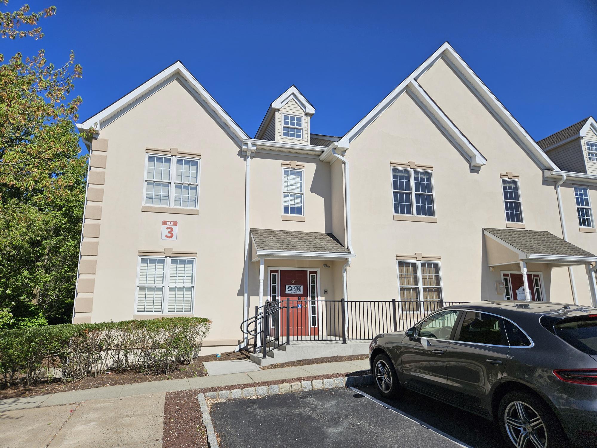 4 Walter Foran Blvd, Flemington, NJ à louer Photo principale- Image 1 de 23