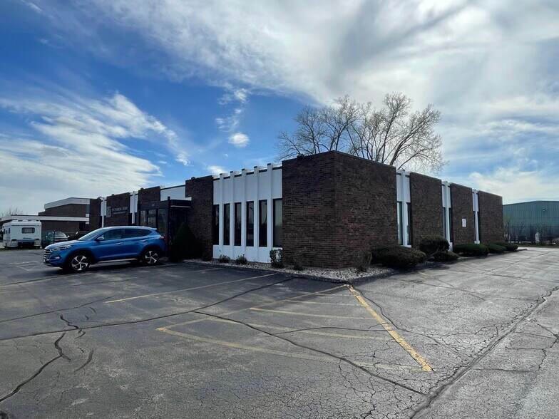 601 N Lynndale Dr, Appleton, WI à vendre - Photo du bâtiment - Image 2 de 3