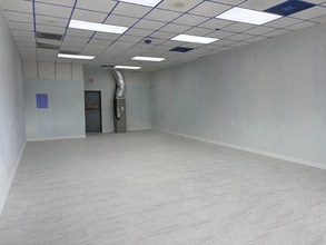 868 Jupiter Blvd NW, Palm Bay, FL for lease Interior Photo- Image 1 of 3