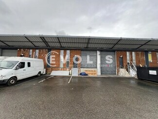 Plus de détails pour Local d'activités à louer