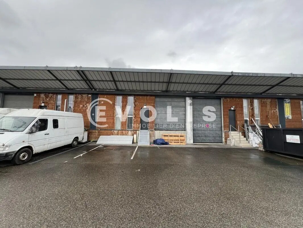 Flex in Saint-Priest for lease Building Photo- Image 1 of 6