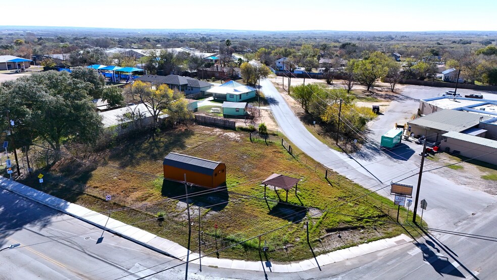 Lot 7 & 15 Somerset Rd, Somerset, TX à vendre - Photo principale - Image 1 de 8