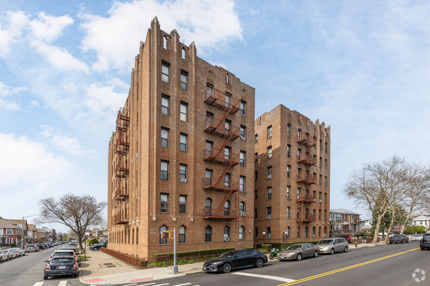 7920 19th Ave, Brooklyn, NY à vendre - Photo du bâtiment - Image 1 de 1