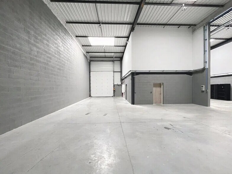 6 Rue D'Arsonval, Chassieu à louer - Photo intérieure - Image 3 de 10