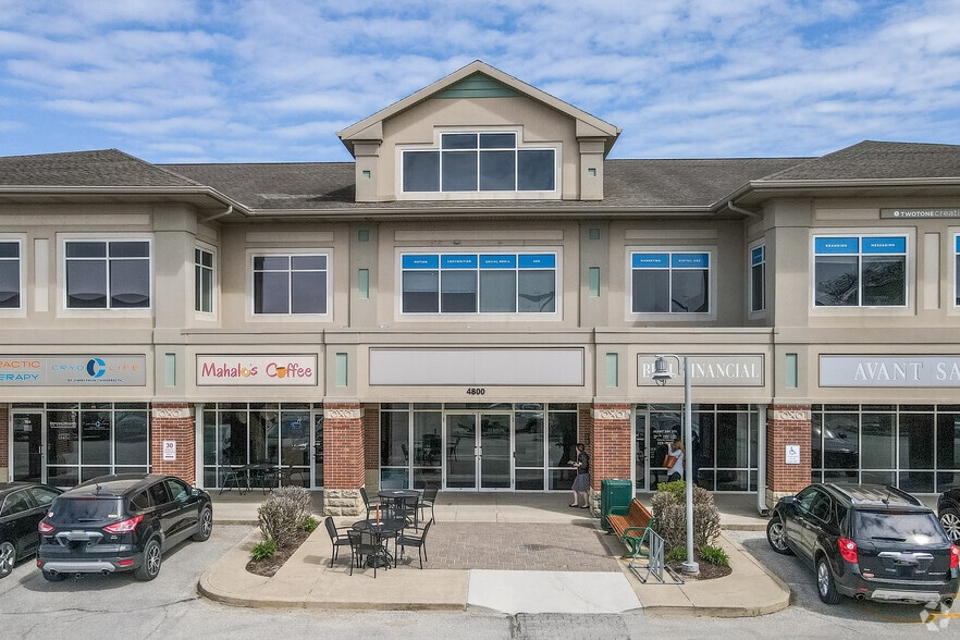 4800 Mills Civic Pky, West Des Moines, IA à louer - Photo du bâtiment - Image 3 de 6