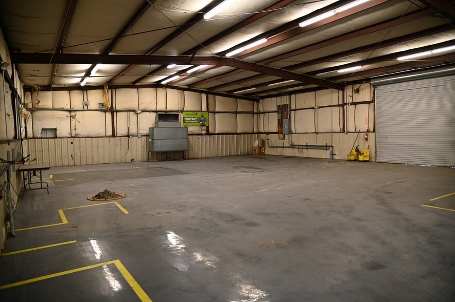 14826 Ormel St, Houston, TX for sale - Interior Photo - Image 2 of 5