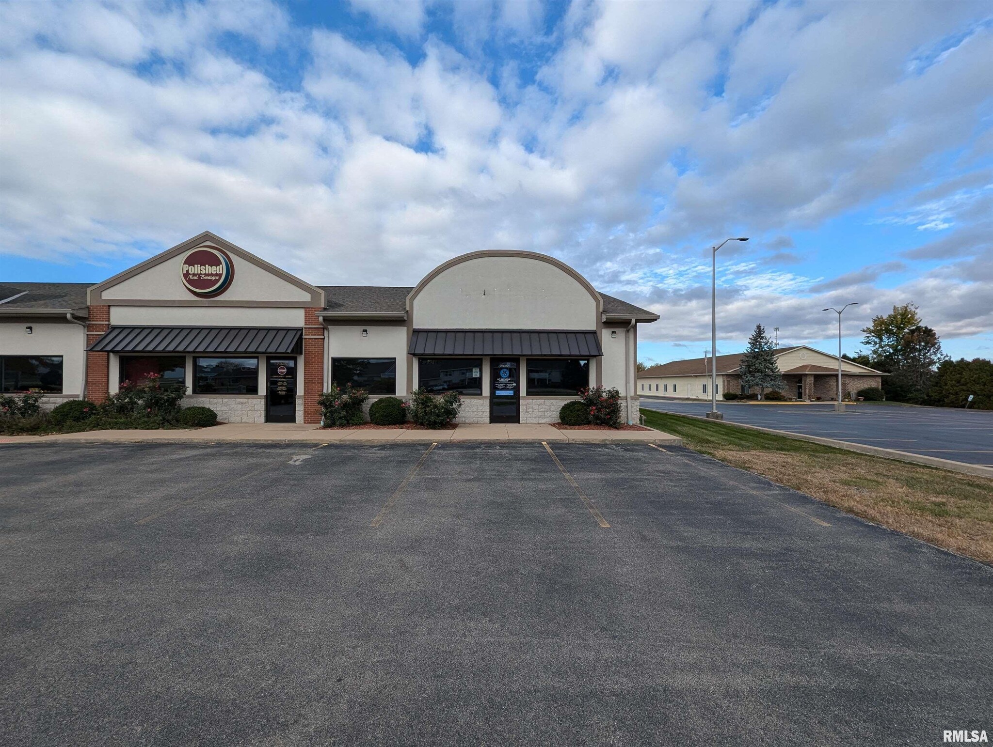 7327 N Radnor Rd, Peoria, IL for lease Building Photo- Image 1 of 7