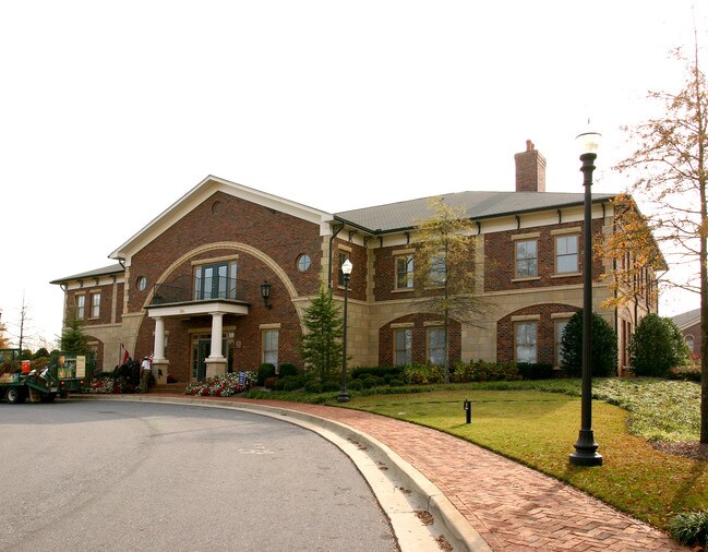 Plus de détails pour 5400 Laurel Springs Pky, Suwanee, GA - Coworking à louer