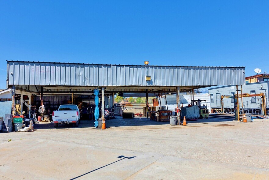 3737 San Gabriel River Pky, Pico Rivera, CA à vendre - Photo du bâtiment - Image 2 de 46