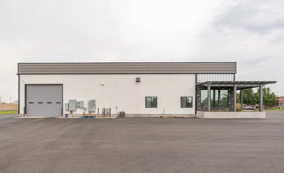 1343 Jones St, Idaho Falls, ID à louer - Photo du bâtiment - Image 3 de 6