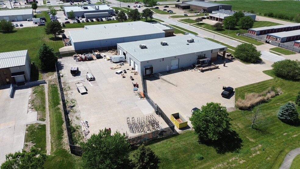 16180 Laurel St, Waukee, IA for lease - Building Photo - Image 3 of 9