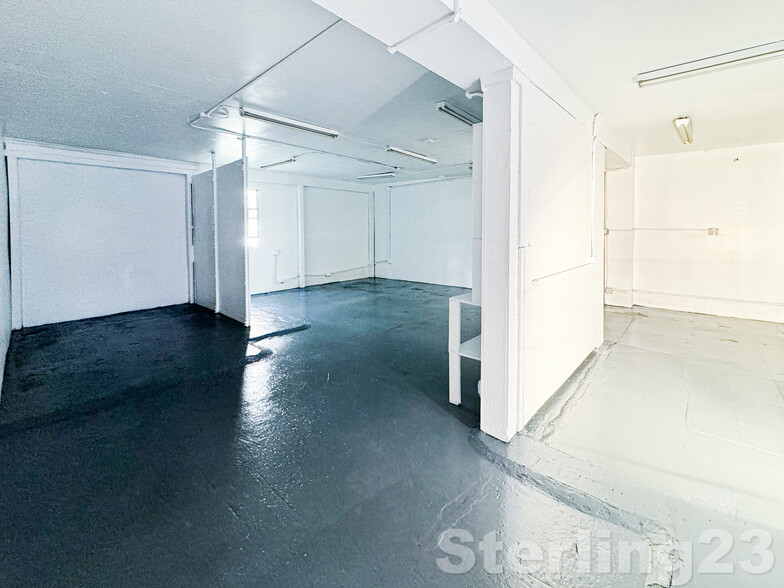 2576 31st St, Astoria, NY for lease - Primary Photo - Image 1 of 1