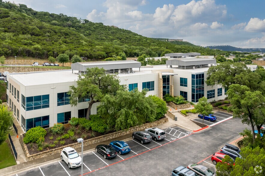 7300 Ranch Road 2222, Austin, TX à louer - Photo du bâtiment - Image 2 de 10