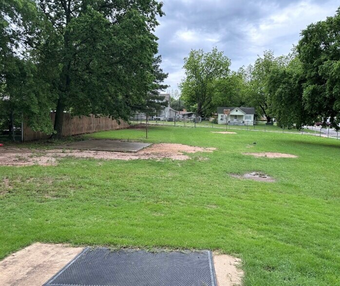 306 E Neil Armstrong Pl, Tishomingo, OK à vendre - Photo du bâtiment - Image 3 de 10