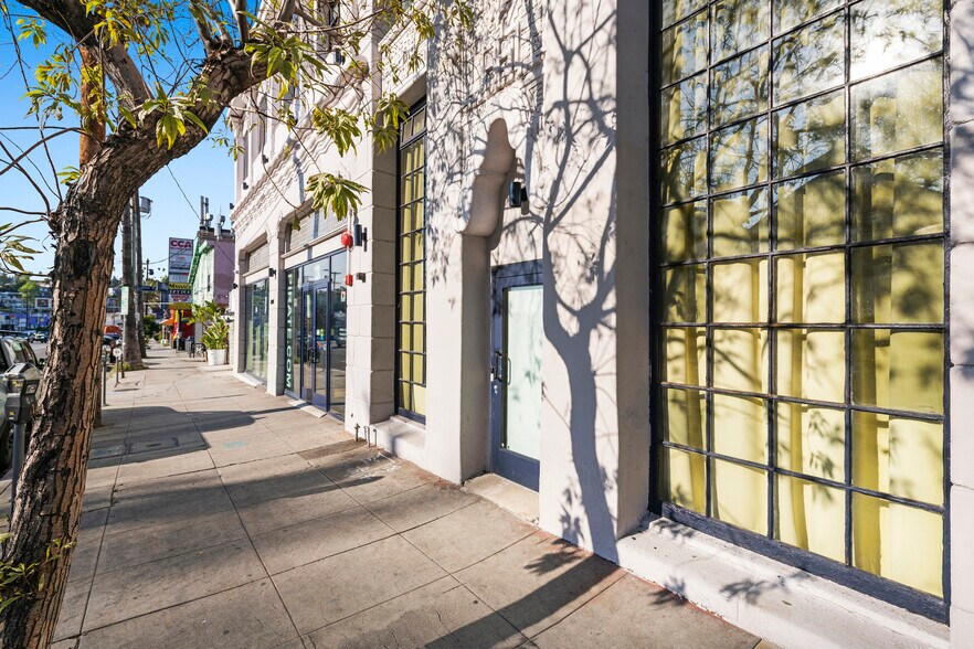 2807-2811 W Sunset Blvd, Los Angeles, CA à louer - Photo du bâtiment - Image 2 de 4