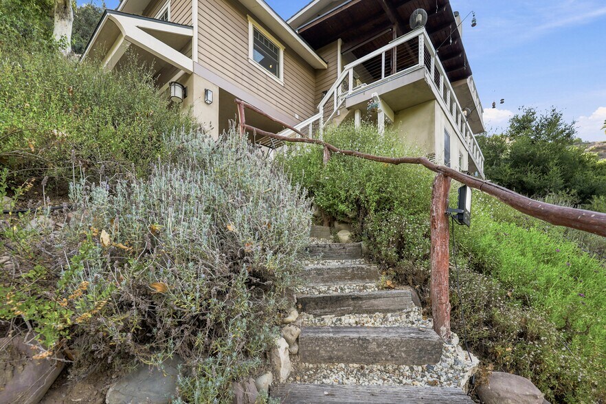 11358 Creek Rd, Ojai, CA à vendre - Photo du bâtiment - Image 3 de 17