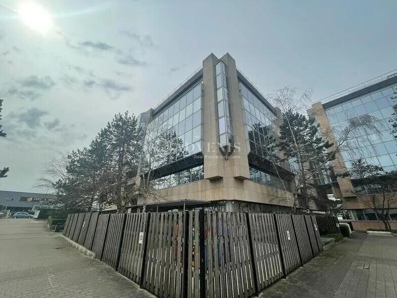 Office in Vélizy-Villacoublay for lease - Building Photo - Image 1 of 3