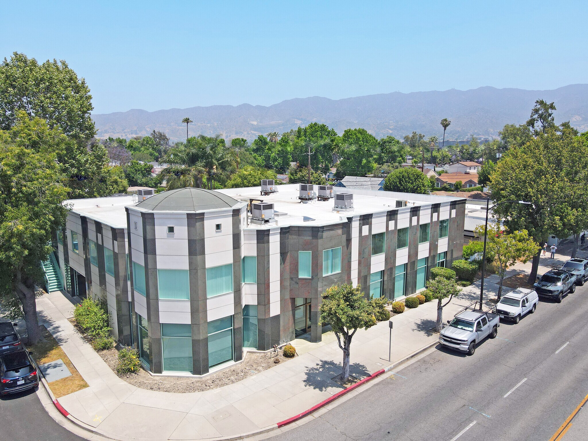 1415 W Magnolia Blvd, Burbank, CA for sale Aerial- Image 1 of 1