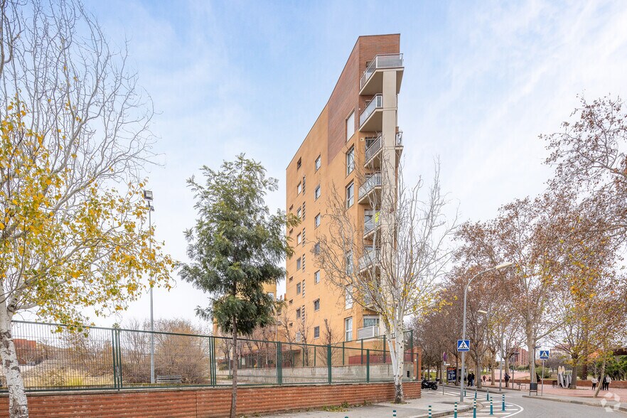 Carrer de Sant Adrià, 43-53, Barcelone, Barcelona à vendre - Photo du bâtiment - Image 3 de 4