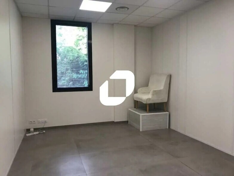 144 Avenue Du Médoc, Eysines for lease - Interior Photo - Image 2 of 10