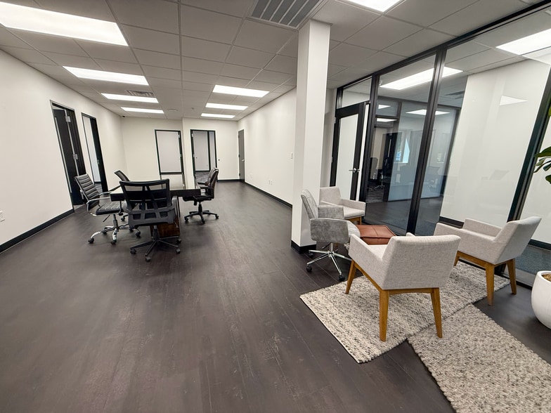 3032 N Frazier St, Conroe, TX for lease - Interior Photo - Image 3 of 13