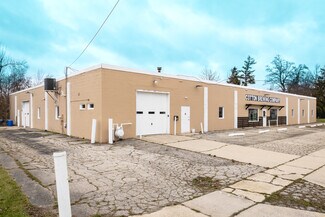 Plus de détails pour 626 Oak St, Adrian, MI - Commerce de détail à louer