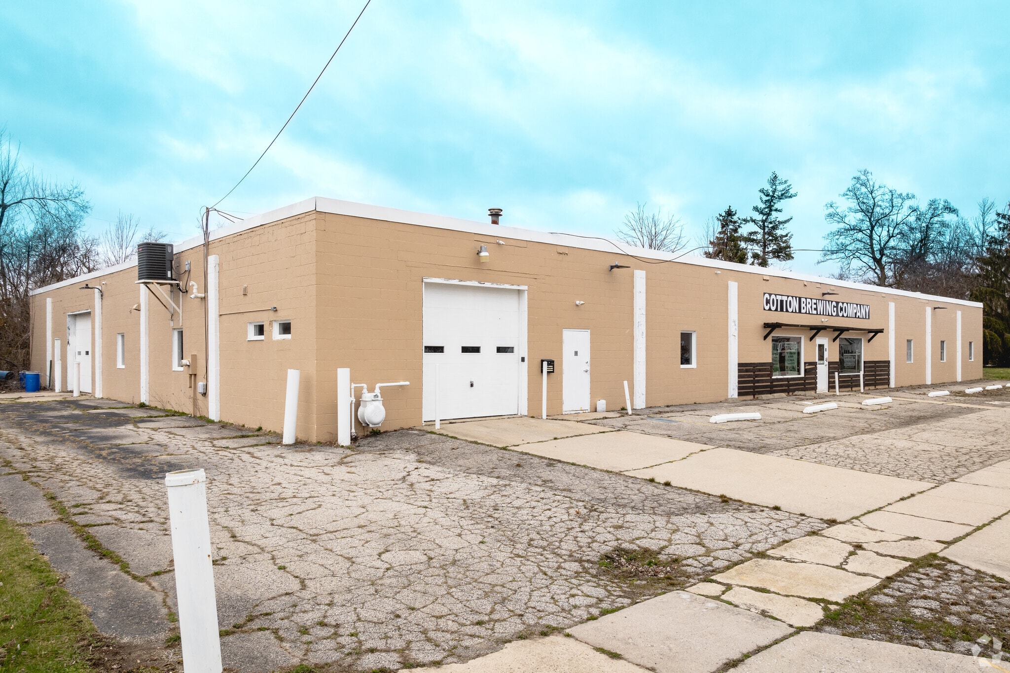 626 Oak St, Adrian, MI for sale Primary Photo- Image 1 of 16