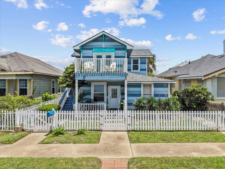 1310 Avenue N 1/2, Galveston, TX for sale - Building Photo - Image 2 of 27