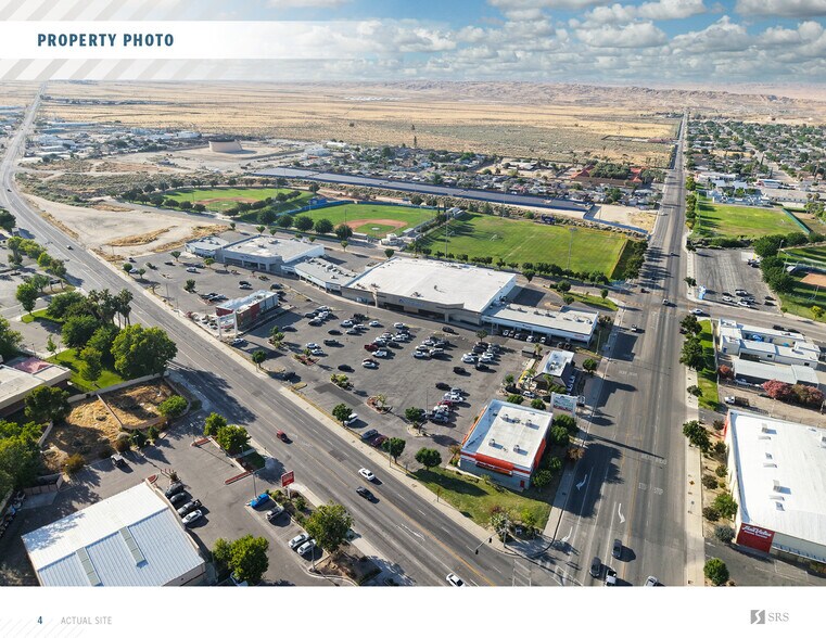 1044 Kern St, Taft, CA à vendre - Photo du bâtiment - Image 3 de 9