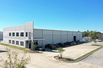 822 E Sam Houston Pky S, Pasadena, TX for lease Building Photo- Image 1 of 1