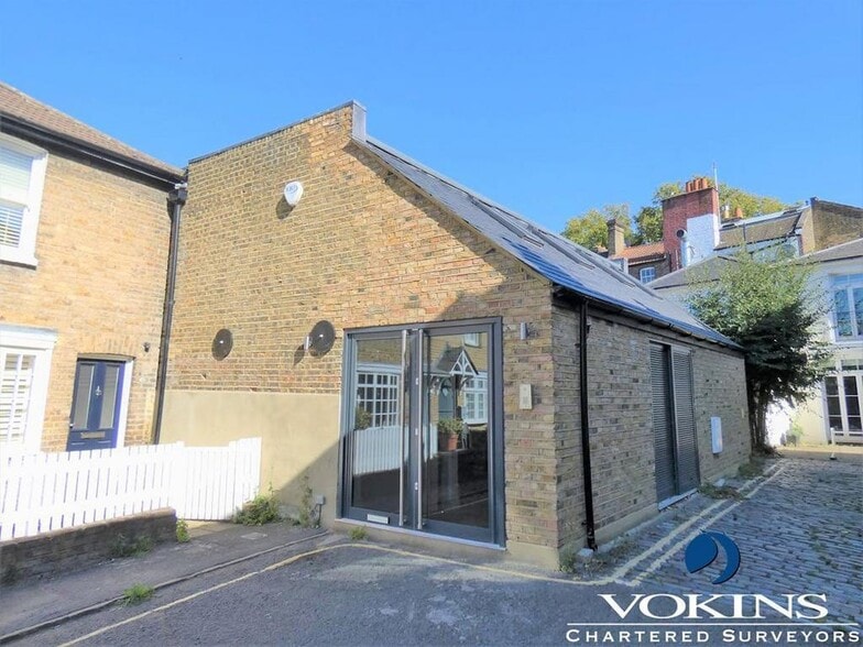 36B Rosedale Rd, Richmond for lease - Building Photo - Image 1 of 10