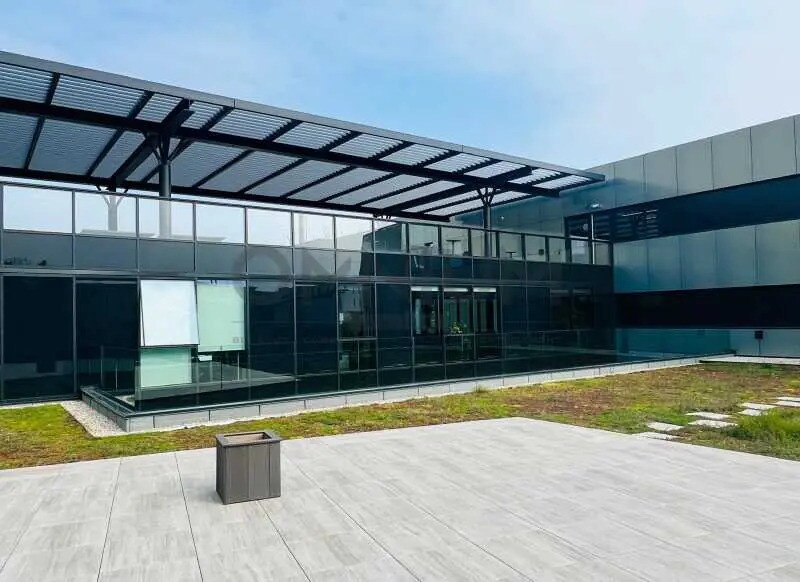 Bureau dans Limonest à louer - Photo du bâtiment - Image 2 de 23