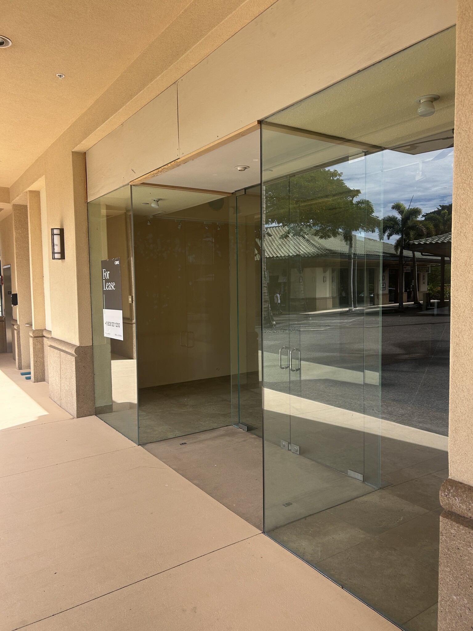 68-1330 Mauna Lani Dr, Kamuela, HI for lease Interior Photo- Image 1 of 3