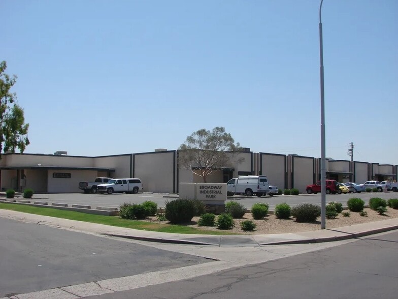 835 W 22nd St, Tempe, AZ for lease - Building Photo - Image 2 of 3