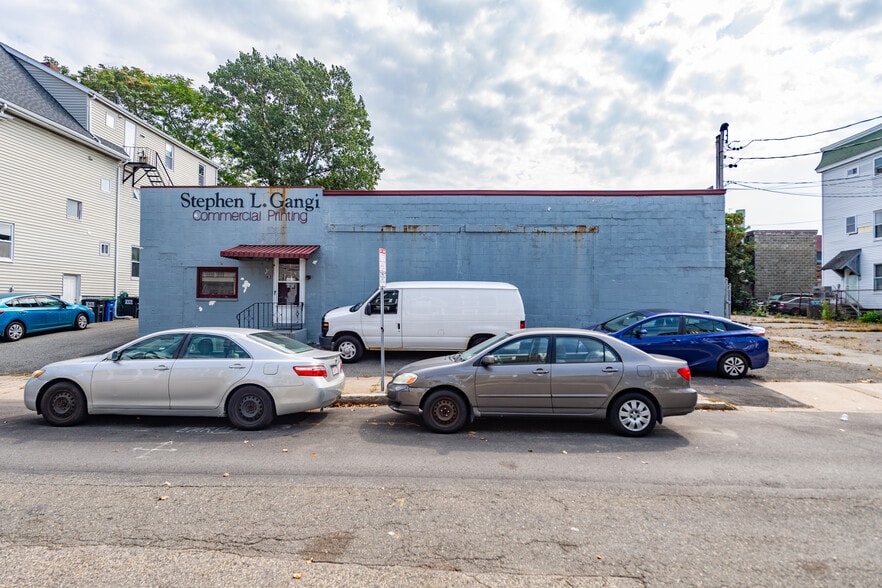 17 Kensington Ave, Somerville, MA for sale - Primary Photo - Image 1 of 20