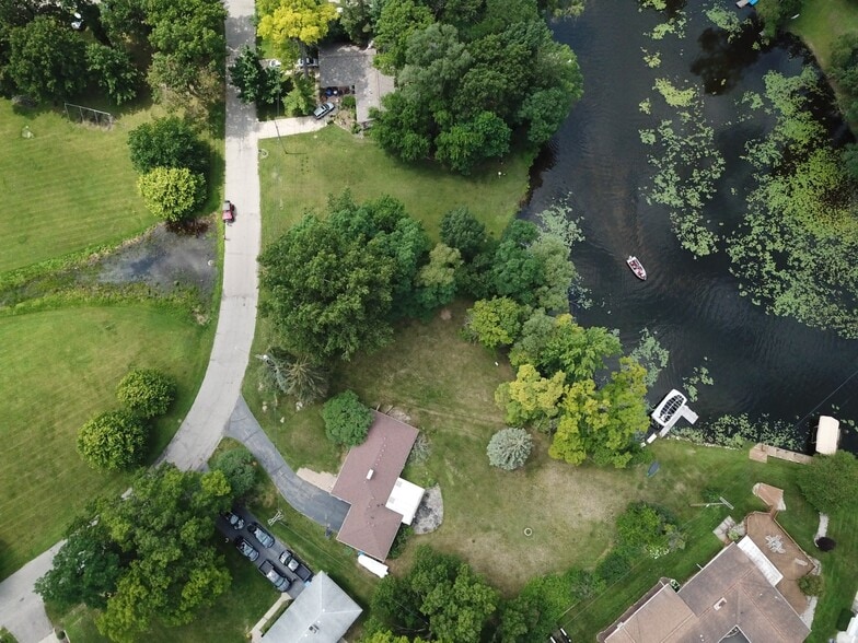 3306 Indianview dr, Waterford Township, MI for sale - Building Photo - Image 2 of 15
