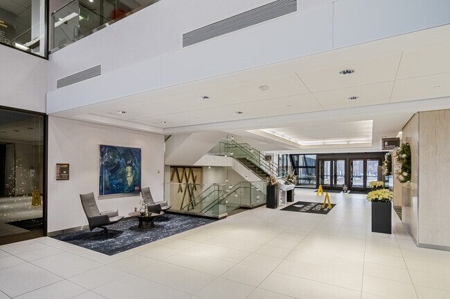 Plus de détails pour 3500 American Blvd W, Bloomington, MN - Bureau à louer