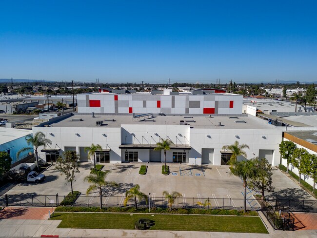 Plus de détails pour 15939 Illinois Ave, Paramount, CA - Industriel à vendre