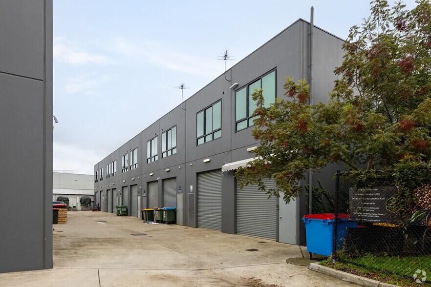 34 Wirraway Drive, Port Melbourne à vendre - Photo du bâtiment - Image 2 de 4