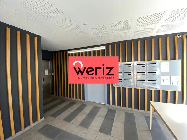 Office in Marseille for lease - Building Photo - Image 3 of 7