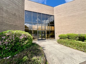 1 Harbison Way, Columbia, SC for lease Building Photo- Image 2 of 5