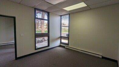 4002-4014 148th Ave NE, Redmond, WA for lease Building Photo- Image 2 of 5