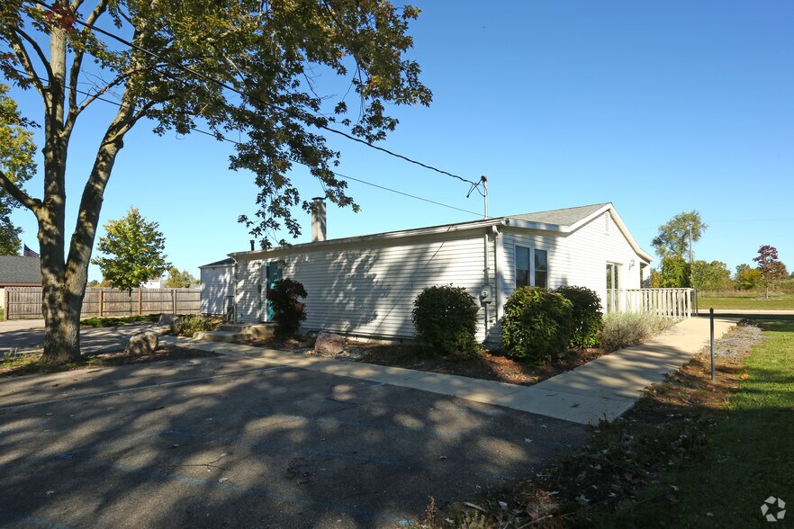 6585 Jackson Rd, Ann Arbor, MI à vendre - Photo du bâtiment - Image 2 de 8