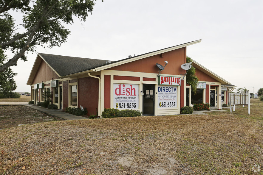 1059 NE Pine Island Rd, Cape Coral, FL for sale - Primary Photo - Image 1 of 1