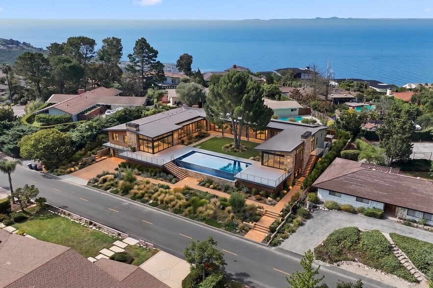6 Coveview Dr, Rancho Palos Verdes, CA à vendre - Photo du bâtiment - Image 2 de 16