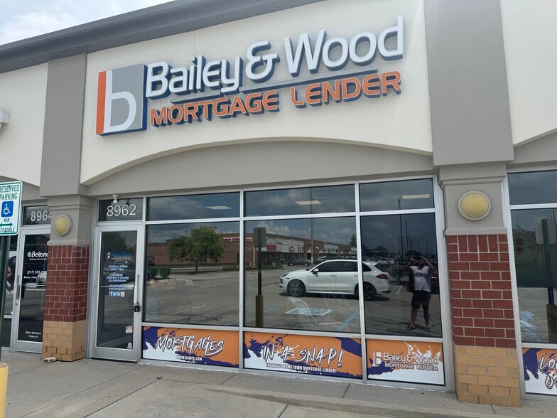 8956-8974 E 96th St, Fishers, IN à louer - Photo du bâtiment - Image 2 de 5