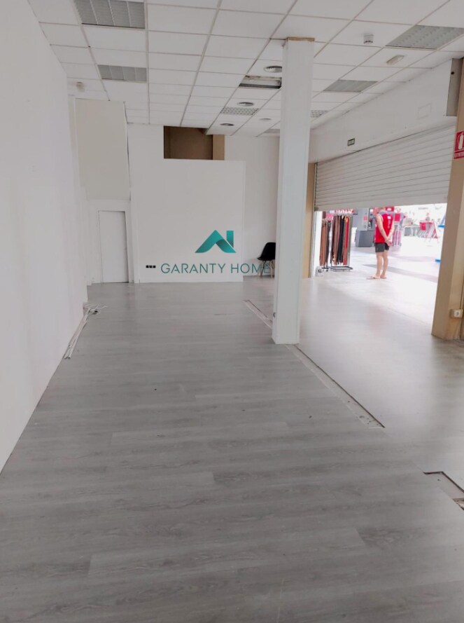 Retail in Fuenlabrada, Madrid for sale Interior Photo- Image 1 of 2