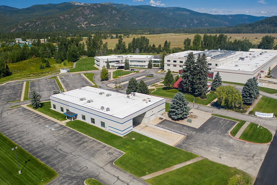 52 McGhee Rd, Sandpoint, ID à vendre - Photo du bâtiment - Image 3 de 31